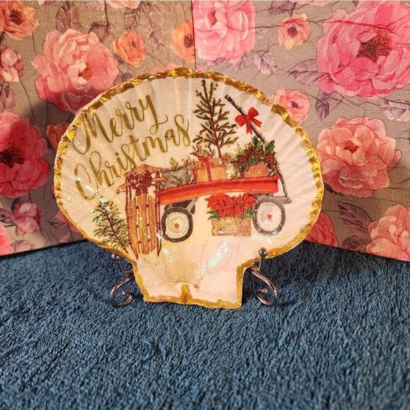Decoupage Scalloped shells   - Picture 1 of 1